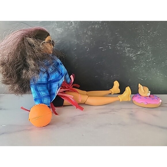 Mattel Malibu Barbie Doll 2019 - Picture 3 of 10